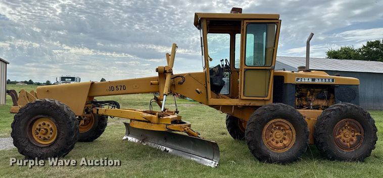 image for item HI9256 John Deere 570 motor grader