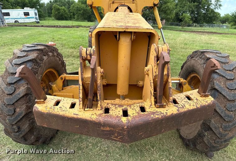 image for item HI9256 John Deere 570 motor grader