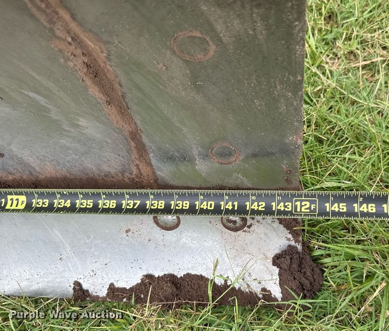 image for item HI9256 John Deere 570 motor grader