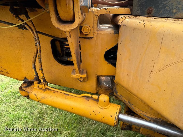 image for item HI9256 John Deere 570 motor grader