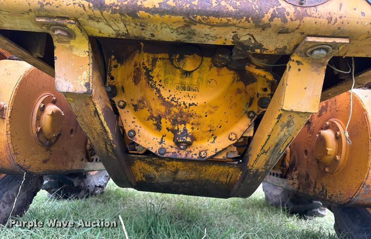 image for item HI9256 John Deere 570 motor grader