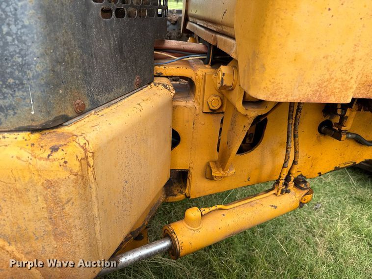 image for item HI9256 John Deere 570 motor grader