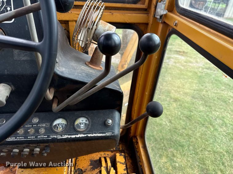 image for item HI9256 John Deere 570 motor grader