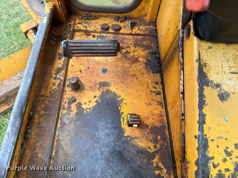 image for item HI9256 John Deere 570 motor grader