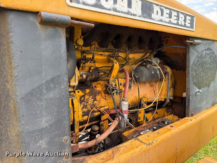 image for item HI9256 John Deere 570 motor grader