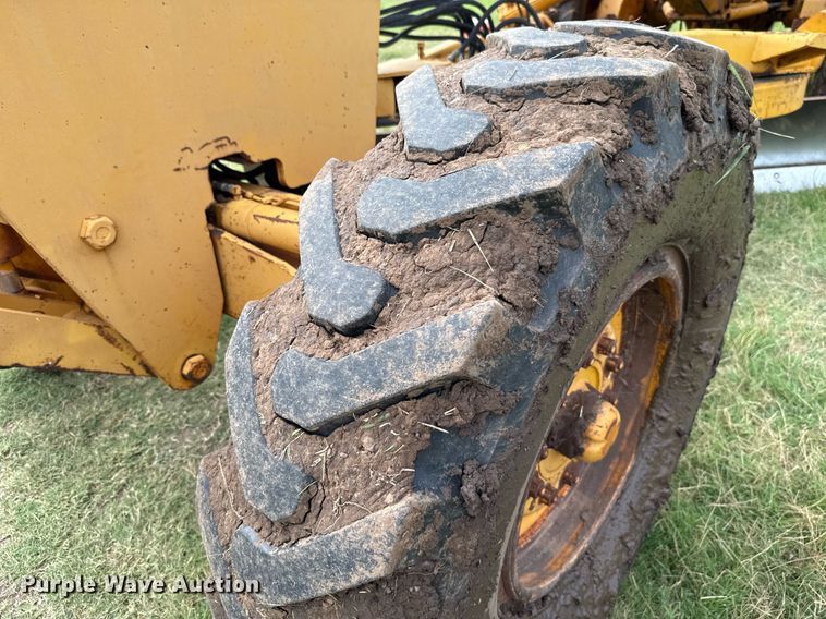 image for item HI9256 John Deere 570 motor grader