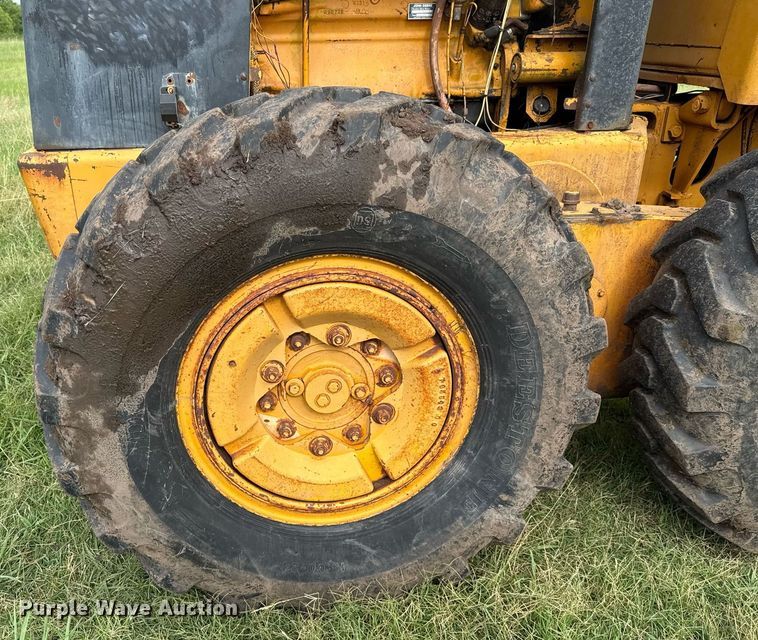 image for item HI9256 John Deere 570 motor grader