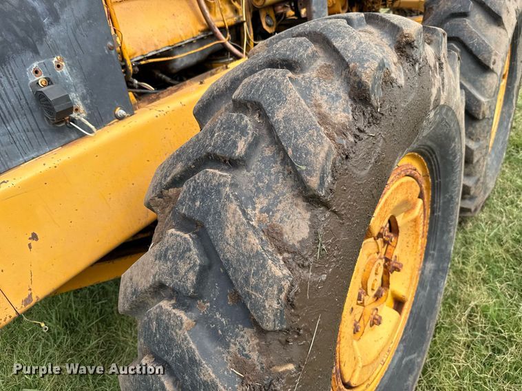 image for item HI9256 John Deere 570 motor grader