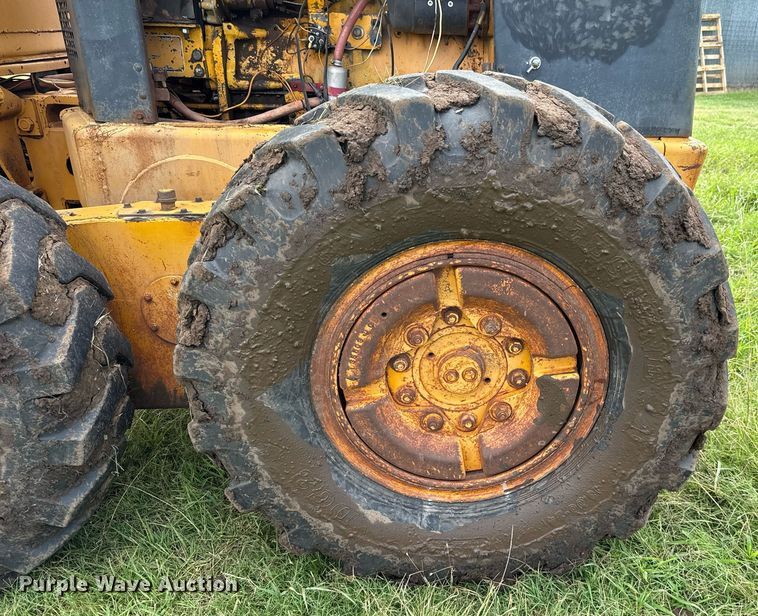 image for item HI9256 John Deere 570 motor grader