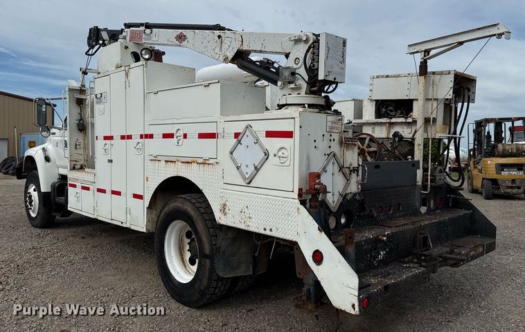 image for item HI9262 1996 Ford F800 utility / service truck