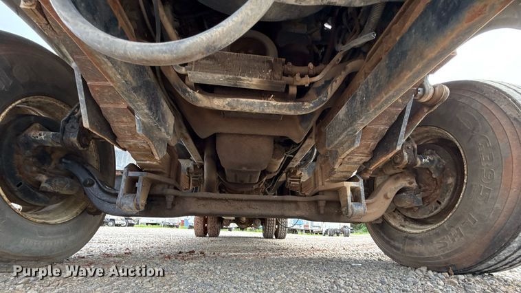 image for item HI9262 1996 Ford F800 utility / service truck