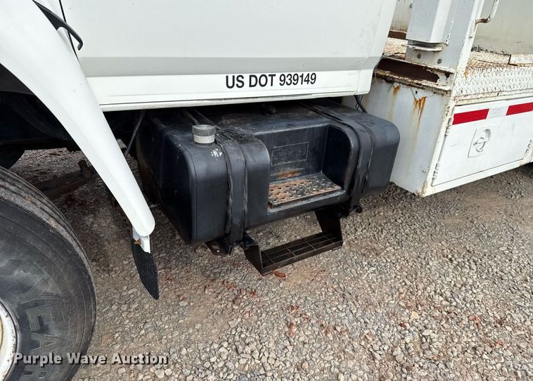 image for item HI9262 1996 Ford F800 utility / service truck