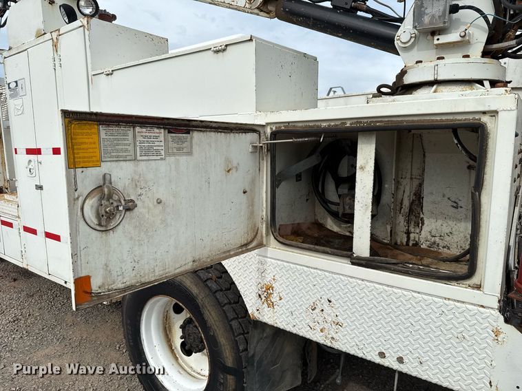 image for item HI9262 1996 Ford F800 utility / service truck