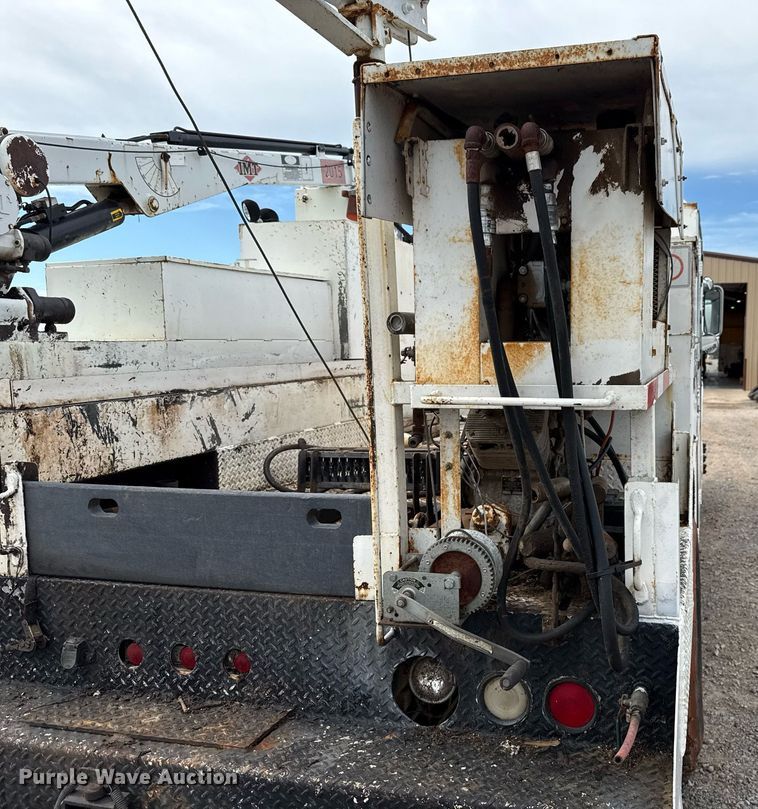 image for item HI9262 1996 Ford F800 utility / service truck