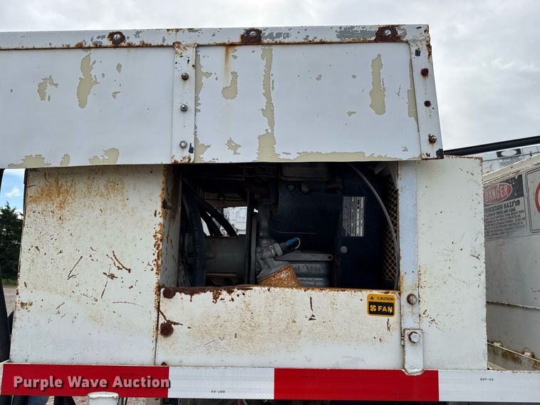 image for item HI9262 1996 Ford F800 utility / service truck