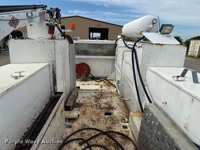 image for item HI9262 1996 Ford F800 utility / service truck