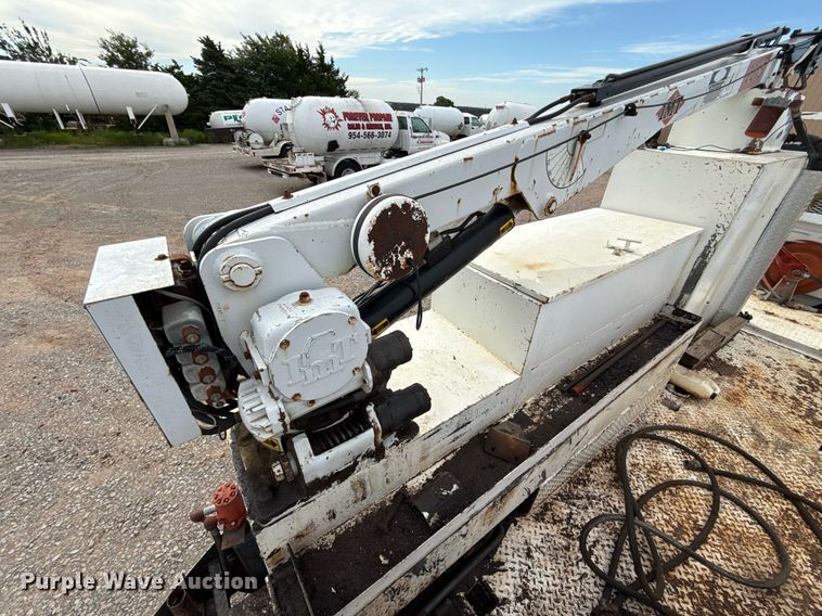 image for item HI9262 1996 Ford F800 utility / service truck