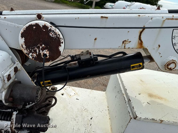 image for item HI9262 1996 Ford F800 utility / service truck