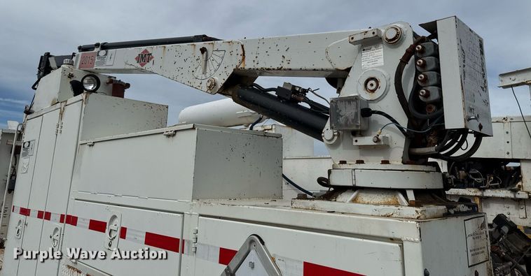 image for item HI9262 1996 Ford F800 utility / service truck