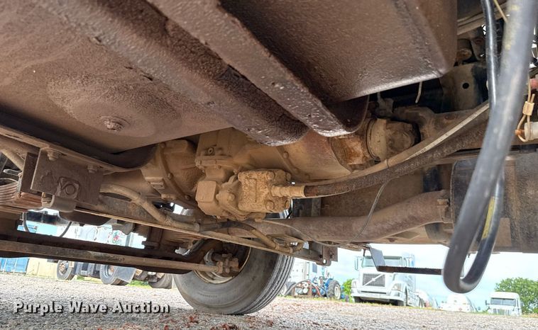 image for item HI9262 1996 Ford F800 utility / service truck