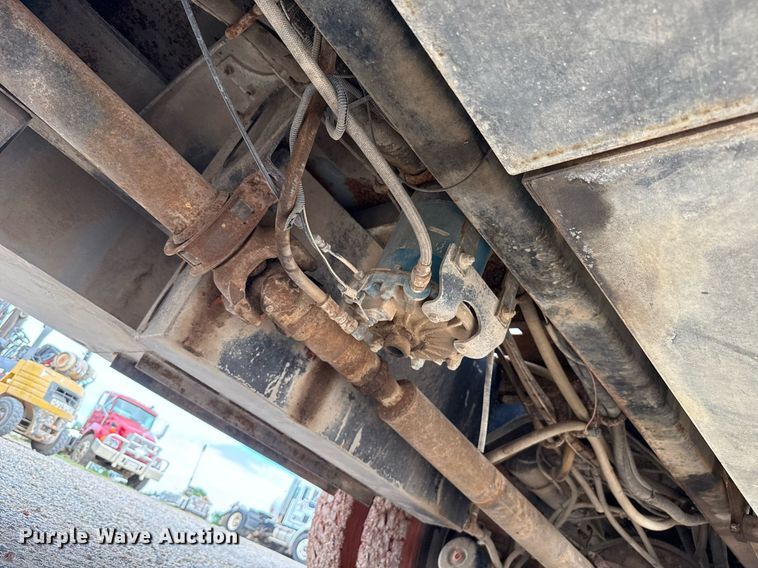 image for item HI9262 1996 Ford F800 utility / service truck