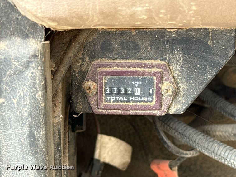 image for item HI9262 1996 Ford F800 utility / service truck