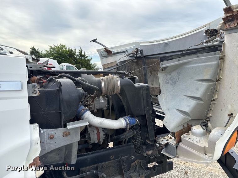 image for item HI9262 1996 Ford F800 utility / service truck