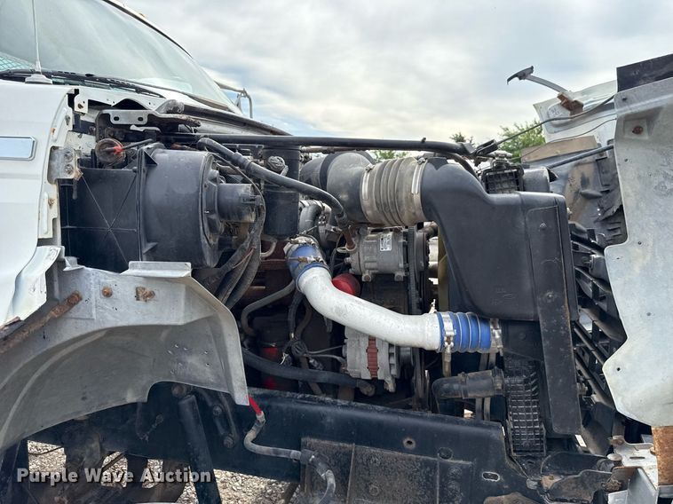 image for item HI9262 1996 Ford F800 utility / service truck