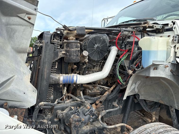 image for item HI9262 1996 Ford F800 utility / service truck