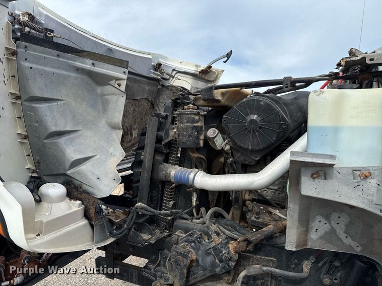 image for item HI9262 1996 Ford F800 utility / service truck