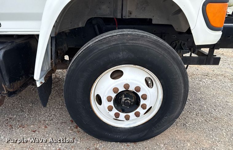 image for item HI9262 1996 Ford F800 utility / service truck