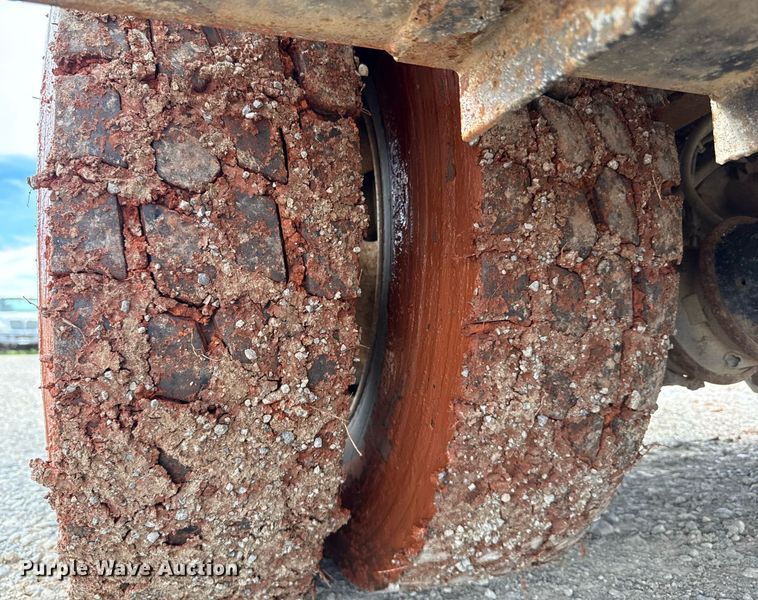 image for item HI9262 1996 Ford F800 utility / service truck