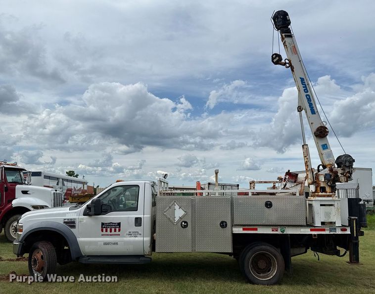 image for item HI9279 2009 Ford F550 utility / service truck