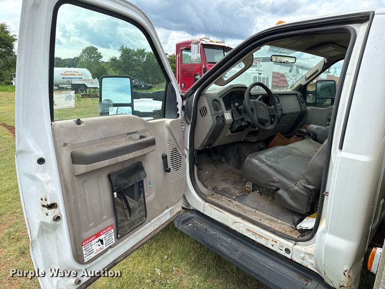image for item HI9279 2009 Ford F550 utility / service truck