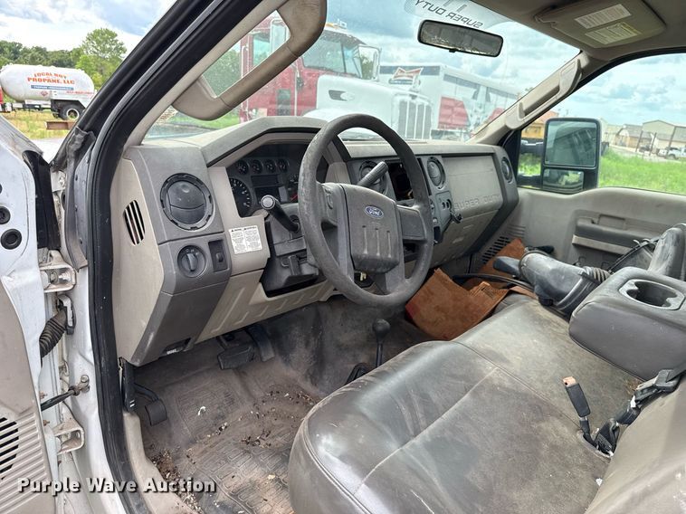 image for item HI9279 2009 Ford F550 utility / service truck