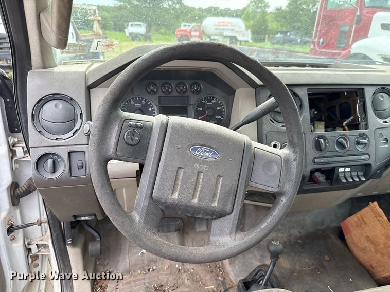 image for item HI9279 2009 Ford F550 utility / service truck