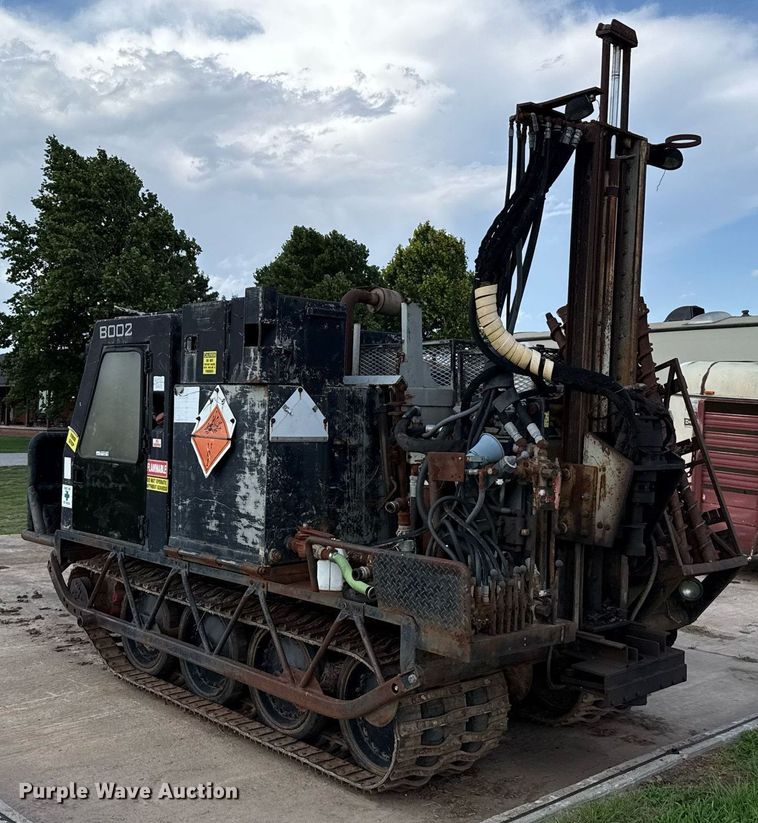 image for item HI9298 Bombar 681- 0249 track carrier with drilling rig