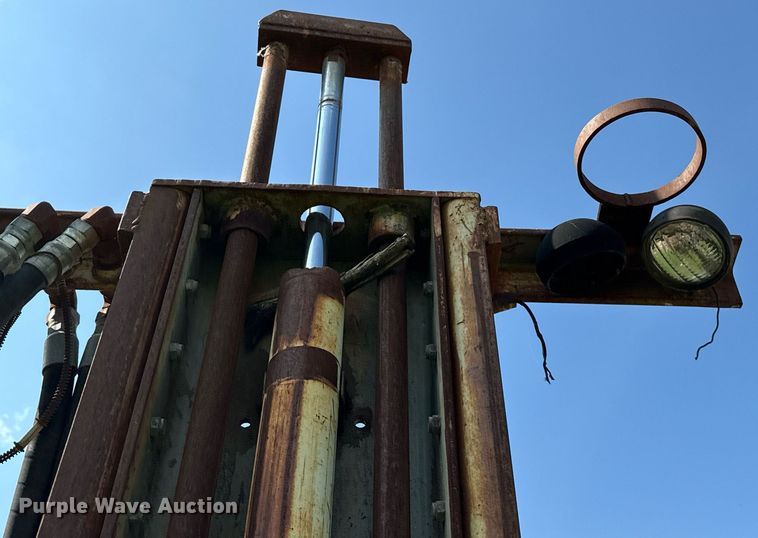 image for item HI9298 Bombar 681- 0249 track carrier with drilling rig