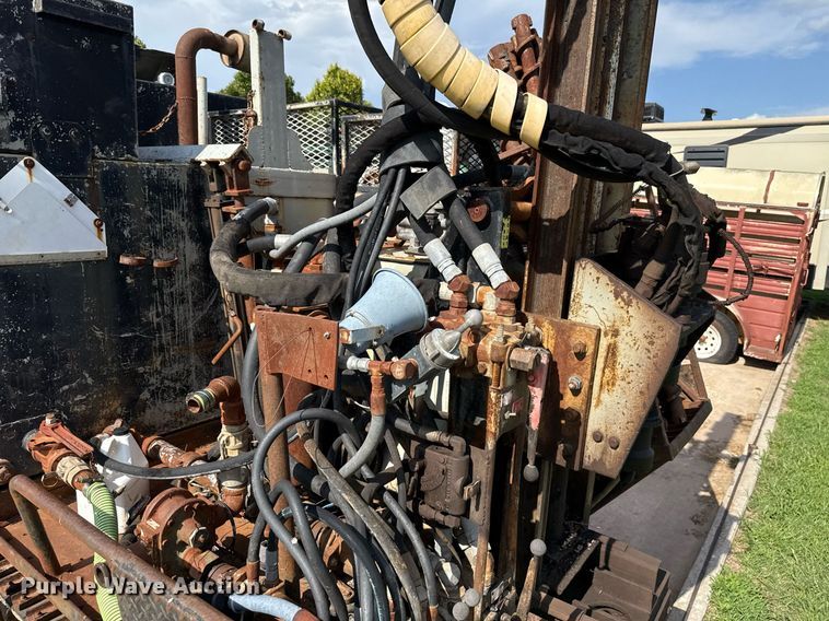 image for item HI9298 Bombar 681- 0249 track carrier with drilling rig