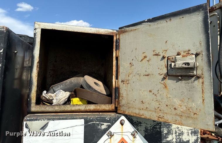 image for item HI9298 Bombar 681- 0249 track carrier with drilling rig