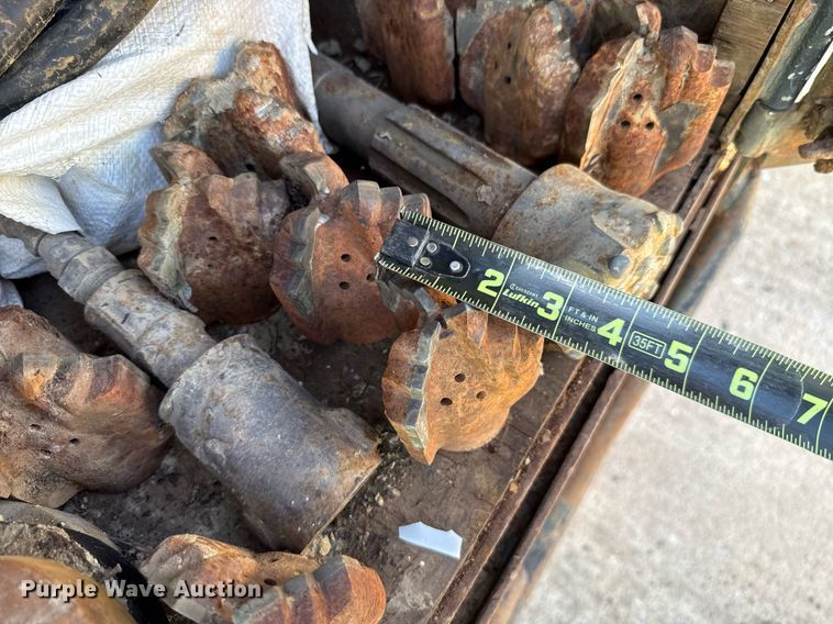 image for item HI9298 Bombar 681- 0249 track carrier with drilling rig