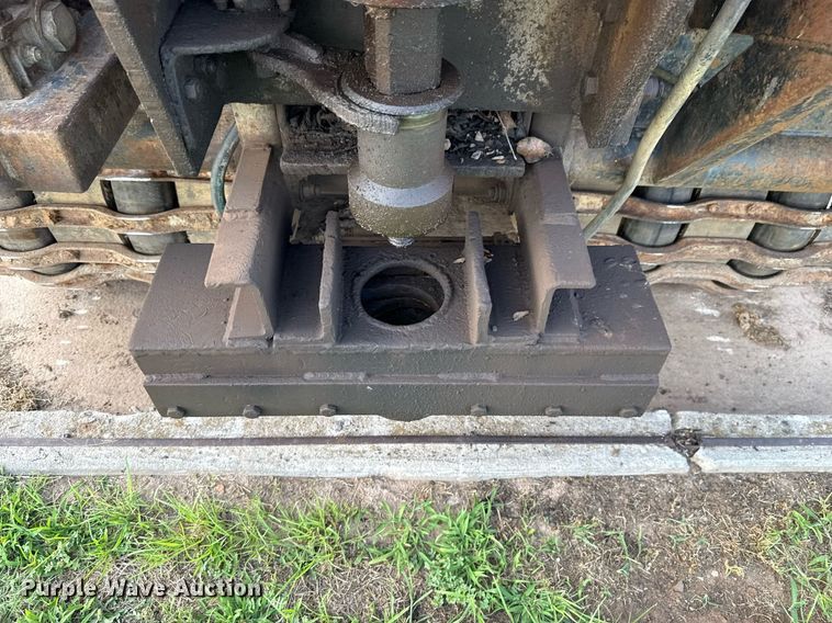 image for item HI9298 Bombar 681- 0249 track carrier with drilling rig