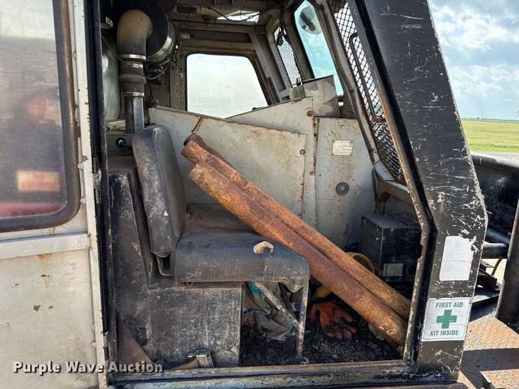 image for item HI9298 Bombar 681- 0249 track carrier with drilling rig