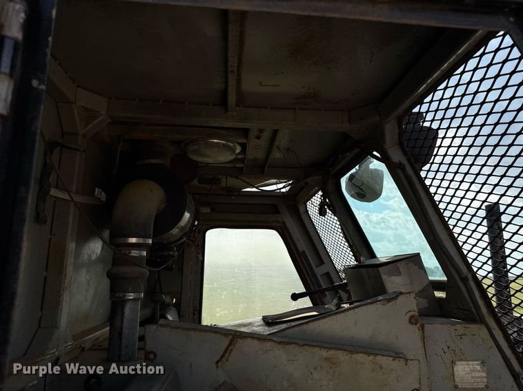 image for item HI9298 Bombar 681- 0249 track carrier with drilling rig