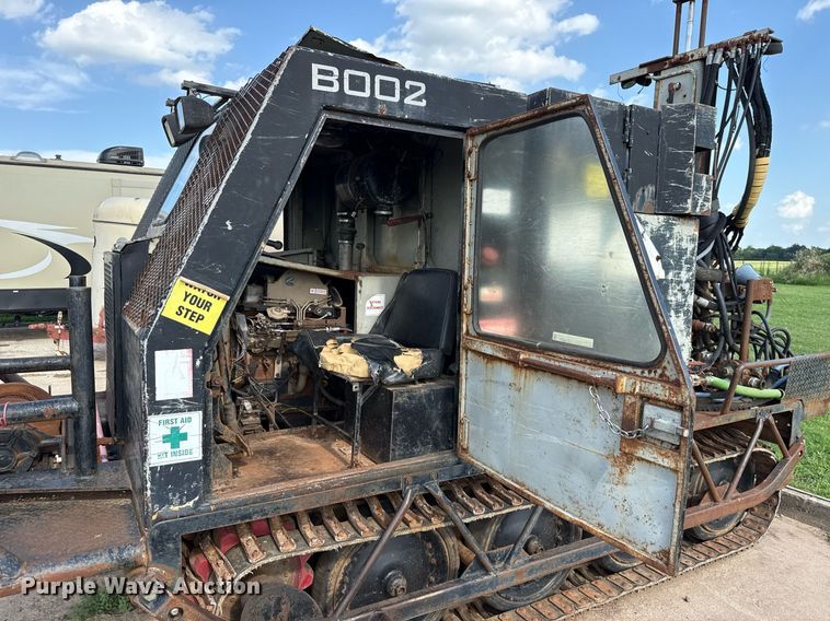 image for item HI9298 Bombar 681- 0249 track carrier with drilling rig