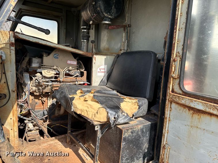 image for item HI9298 Bombar 681- 0249 track carrier with drilling rig