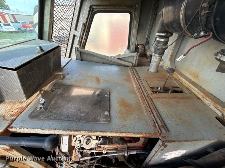 image for item HI9298 Bombar 681- 0249 track carrier with drilling rig