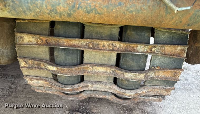 image for item HI9298 Bombar 681- 0249 track carrier with drilling rig