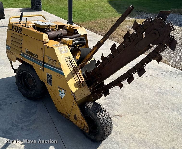 image for item HI9335 2001 Vermeer V1550 trencher