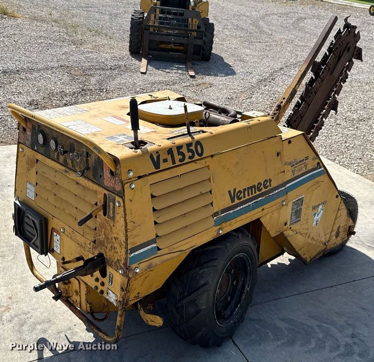 image for item HI9335 2001 Vermeer V1550 trencher